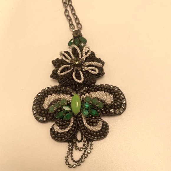 DEEPA GURNANI GREEN STONE NECKLACE - LONG CHAIN - Picture 3 of 3